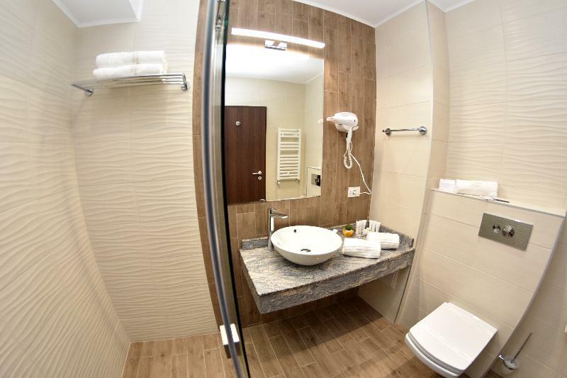 Stavros Hotel 4*